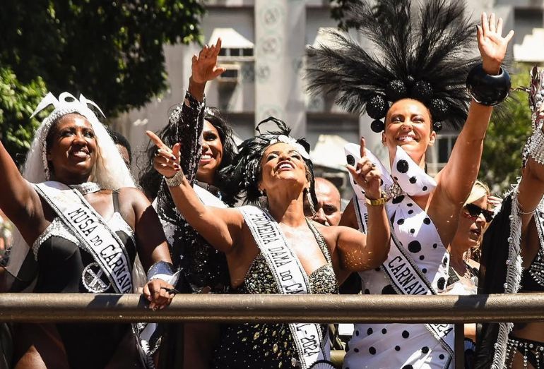 Bloco Cordão da Bola Preta desfila no dia em que o Rio completa 460 anos