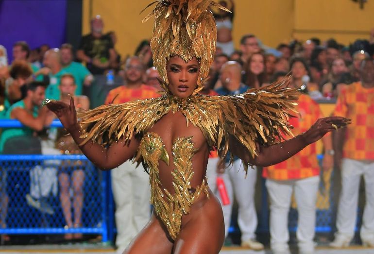 Erika Januza não é mais rainha de bateria da Viradouro: “Fiz tudo o que eu pude”