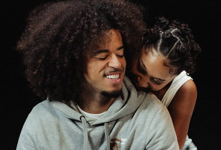 L7NNON reflete sobre términos na love song “Não Me Manda Mensagem”