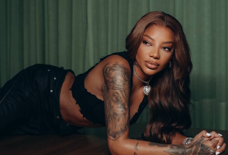 Ludmilla recebe caixa misteriosa e lança site enigmático