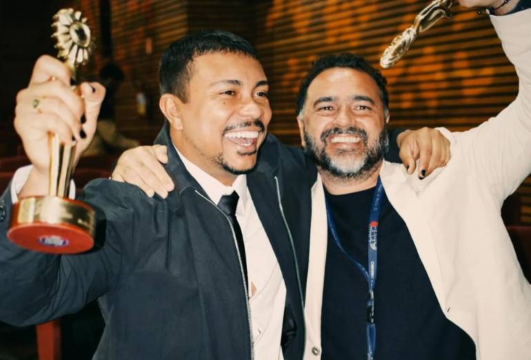 Xamã vence prêmio de Melhor Ator Coadjuvante no Festival de Gramado