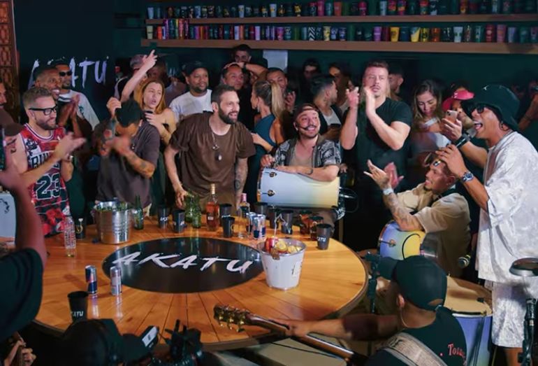 Ronaldinho Gaúcho e Grupo Akatu lançam “Rolê Aleatório” em clima de resenha
