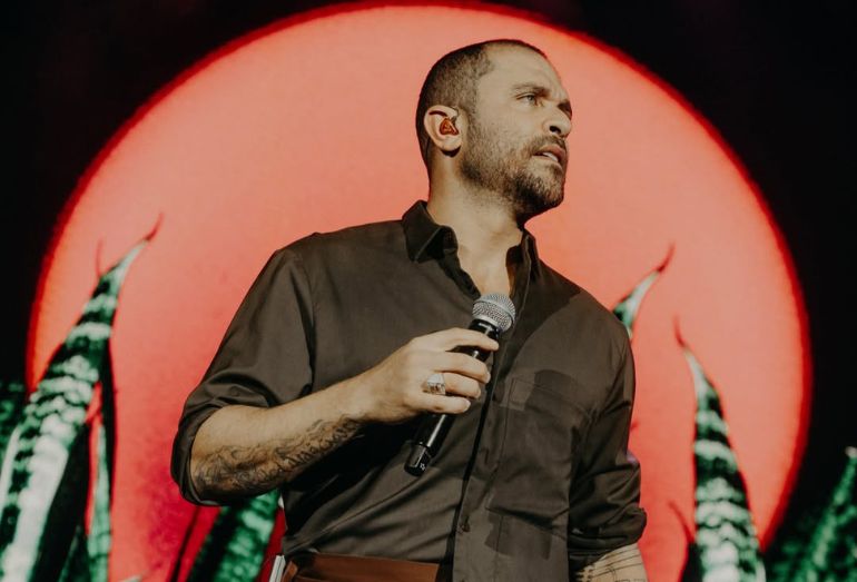 Diogo Nogueira é internado e suspende agenda de shows