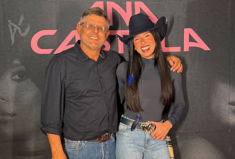 Ana Castela rebate críticas ao pai após internauta dizer que ele vive às suas custas